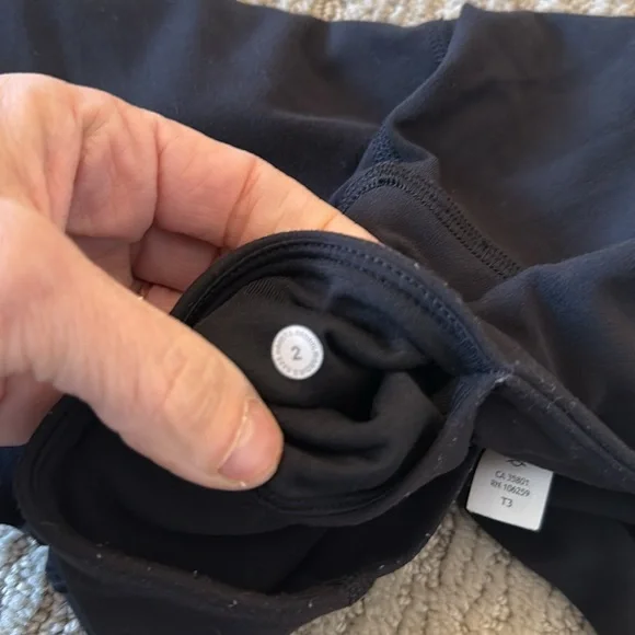 EUC Lululemon Black Align Jogger High Rise Crop Size 2 - Picture 10 of 11